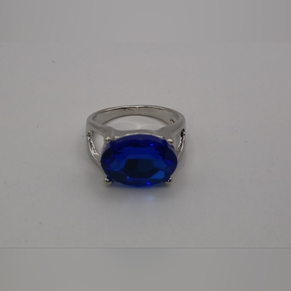 Jewelry - Blue Oval Crystal Statement Ring Silver Tone 6.5